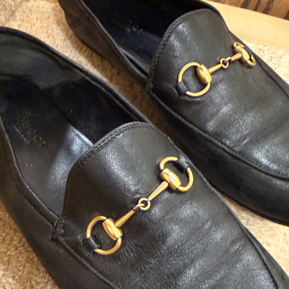 Black Gucci horsebit Leather Loafers with Gold Detail - Picture 9 of 11